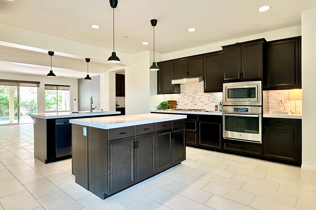 Stunning interior photos of 1247 Oro Ridge in Palm Springs, CA