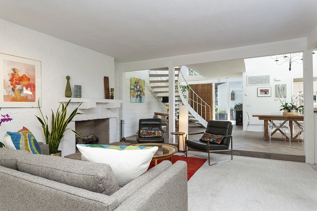 Stunning interior photos of 1347 Verano Drive in Palm Springs, CA