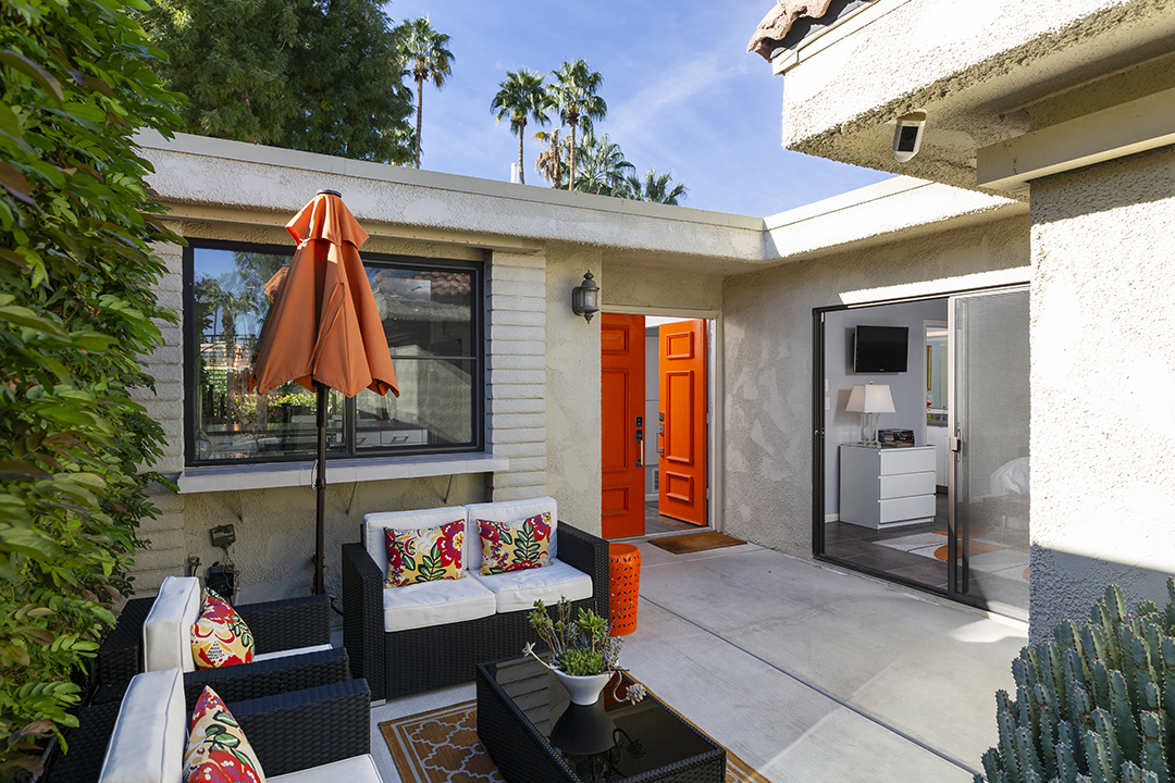 Front of 2321 Silver Oak Circle in Palm Springs California