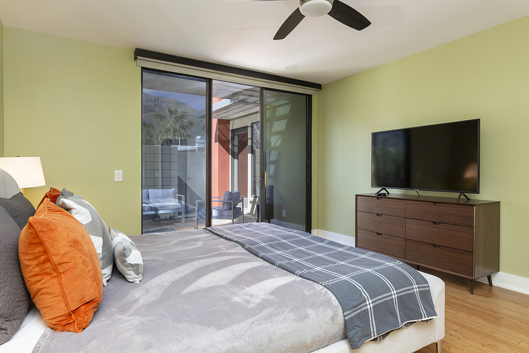 Exterior photo of 673 E Arenas Road in Palm Springs California