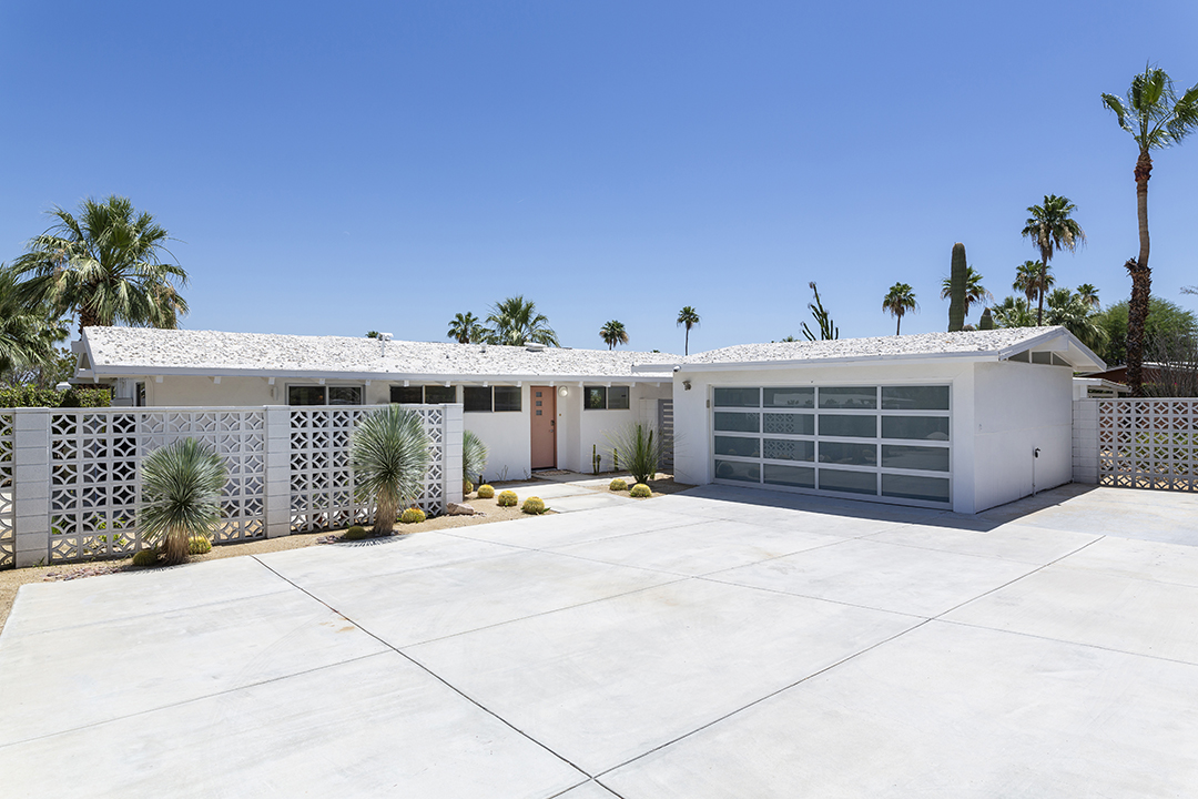 Front exterior of 71642 Mirage Road in Palm Springs, CA